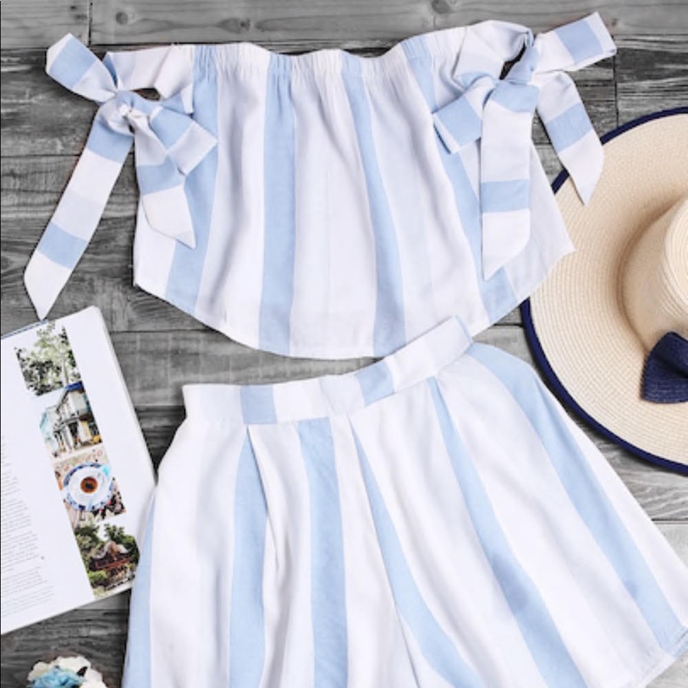 2 pieces matching short and off shoulder shirt set